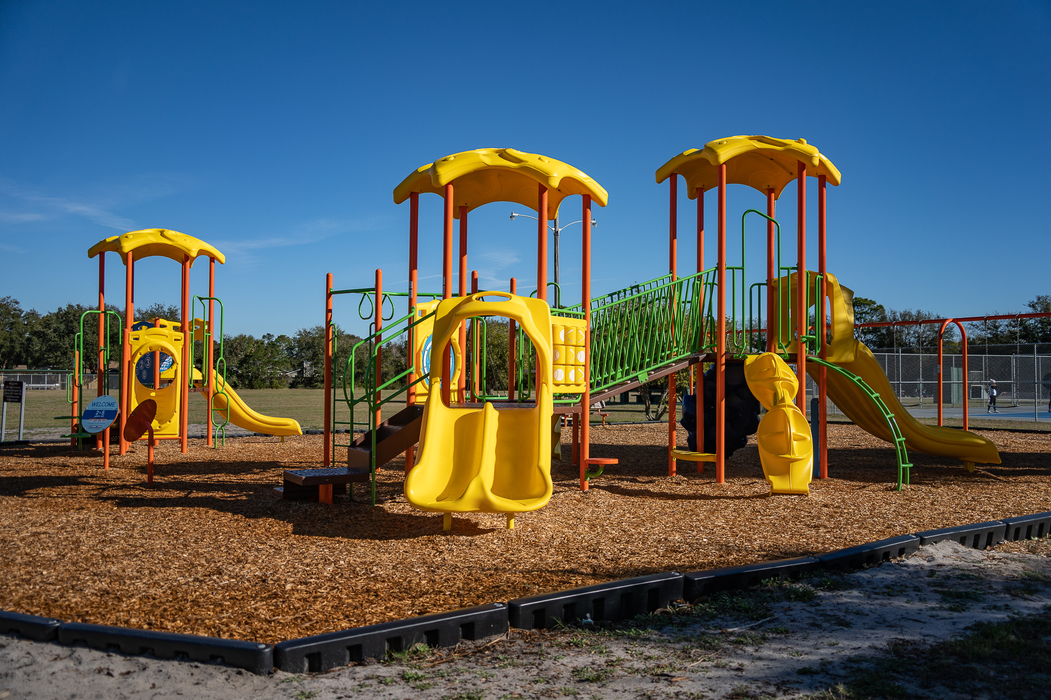 DeLeon park playground
